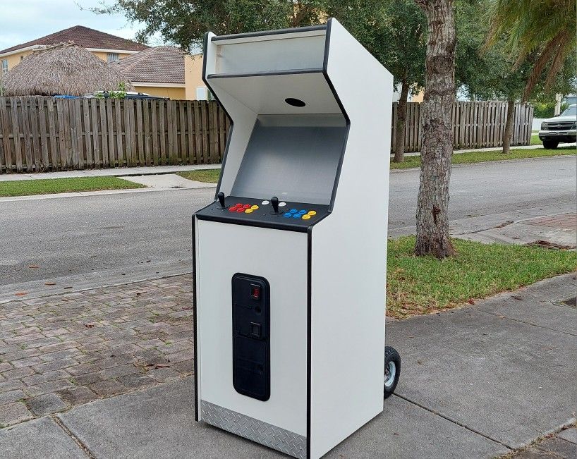 Classic arcade video game with 5000 Built In Games