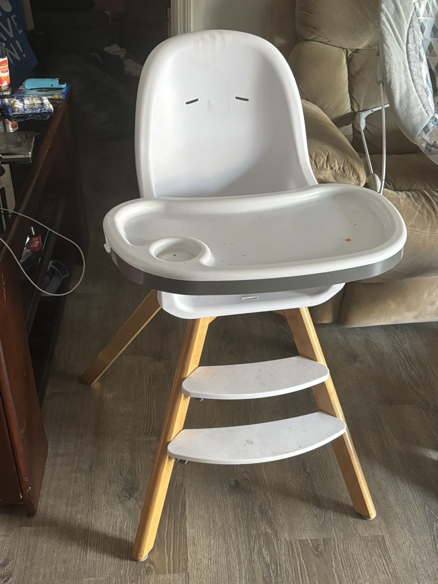 Brand new highchair for sale