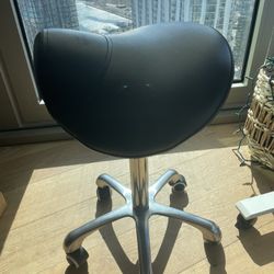 Saddle Computer Chair 