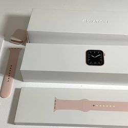 Apple Watch 5 40 mm  Rose Gold New