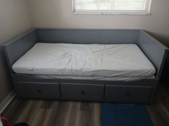 Gray Wood Daybed with Storage Drawers