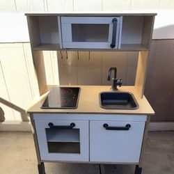 Ikea Duktig kids play kitchen 