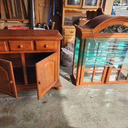 Curio Cabinet w Glass Shelf & Light