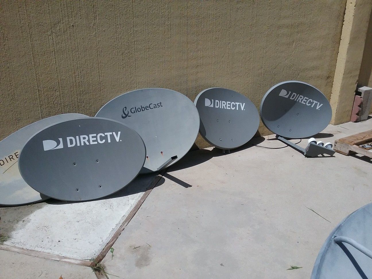 Satellite antenas 8 tres 1 595 8774