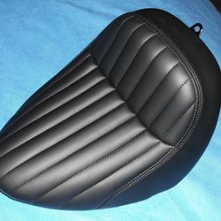 2018 Harley Davidson street bob solo seat