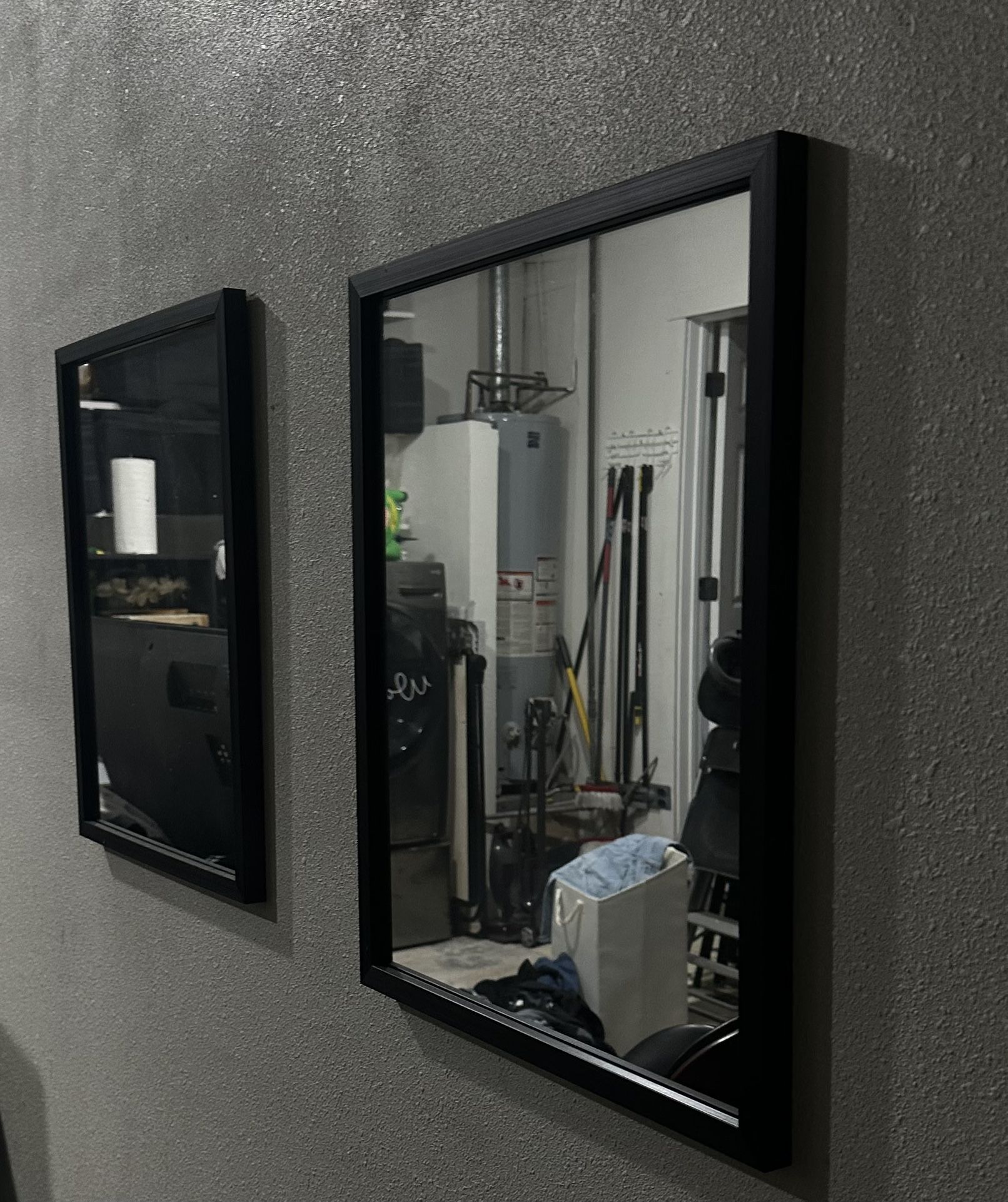 2 Mirrors