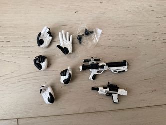 Hot Toys First Order Stormtrooper accessories