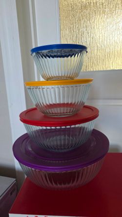 Pyrex 8-piece Sculpted Glass Mixing Bowl Set