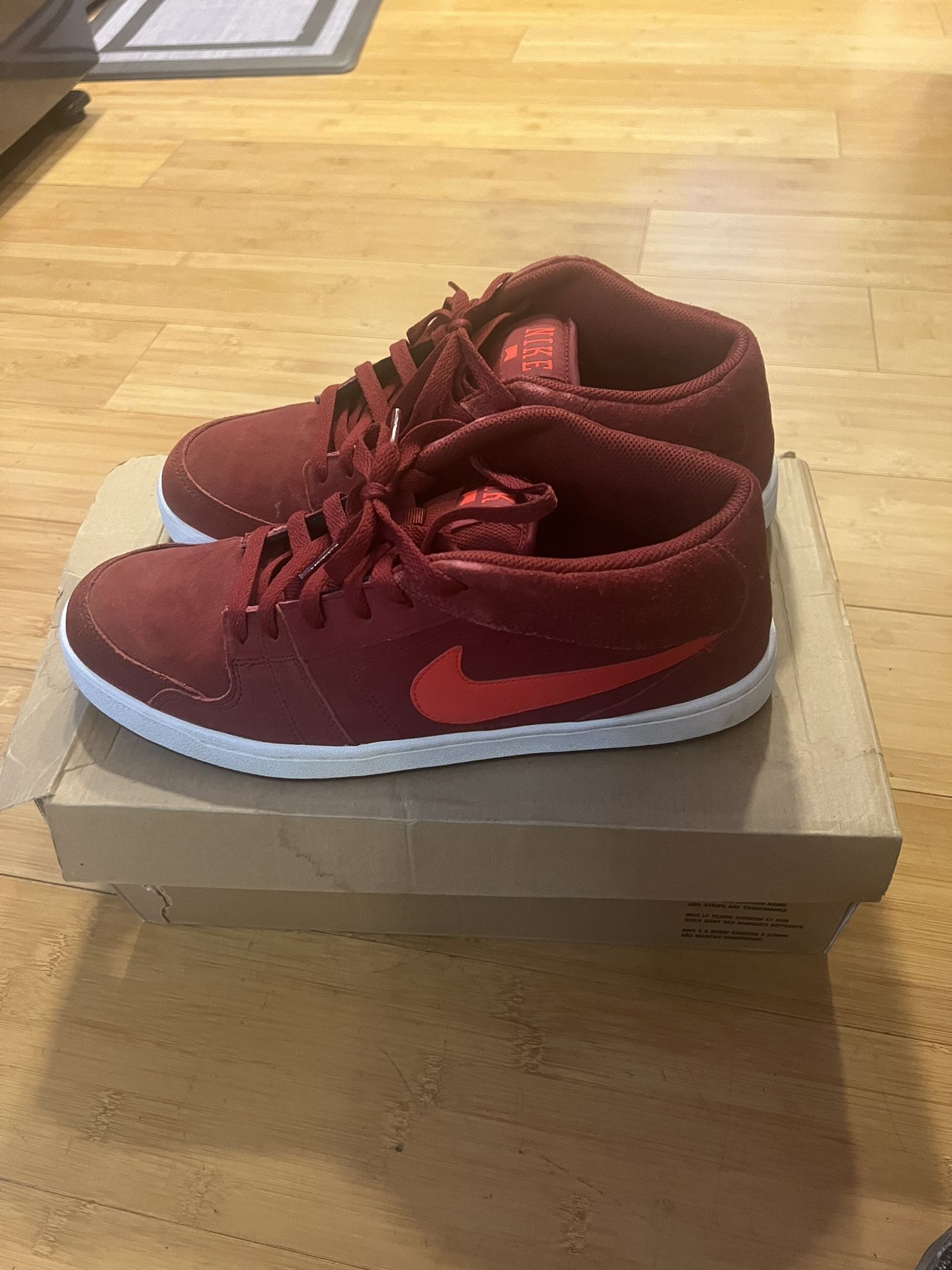Nike Ruckus Mid LRC Red And White, Size 12