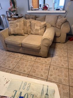 Sofa / Loveseat