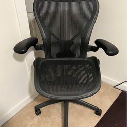 Herman Miller Aeron Office Chair  With Lumbar Support . SIZE C !!