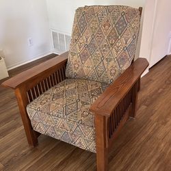 Comfortable reclining chair