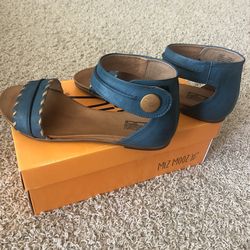 Miz Mooz Avery Women’s Leather Ankle Strap Sandal, Size 9
