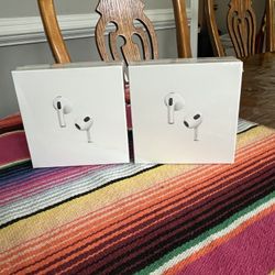 2 Air Pods 3rd Gen 