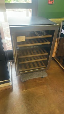 Avanti Wine Chiller 43 Bottles 
