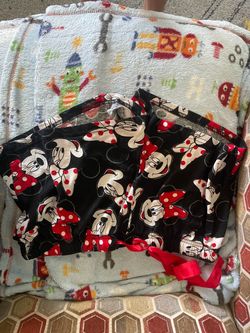 Minnie Mouse shorts