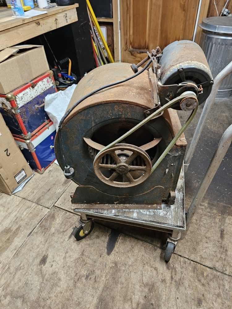 High Volume Out Put Fan