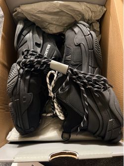 Balenciaga triple s size 39