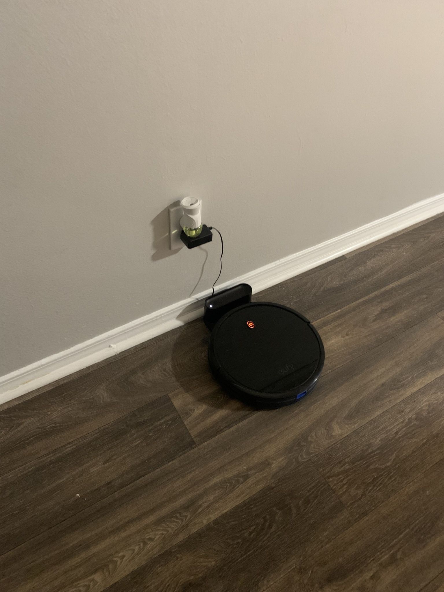 Eufy Vacuum w/ Remote