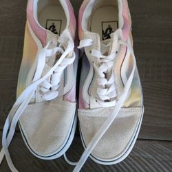 NEW Van's Size 6.5 W