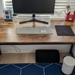 55" Office Desk - Great Condition 