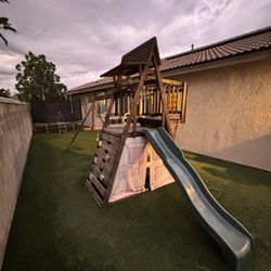 Playground/swing Set