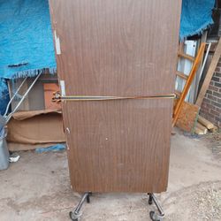 Table 60$ Obo Pickup At My Location Between 19th And 34th Central Lubb 