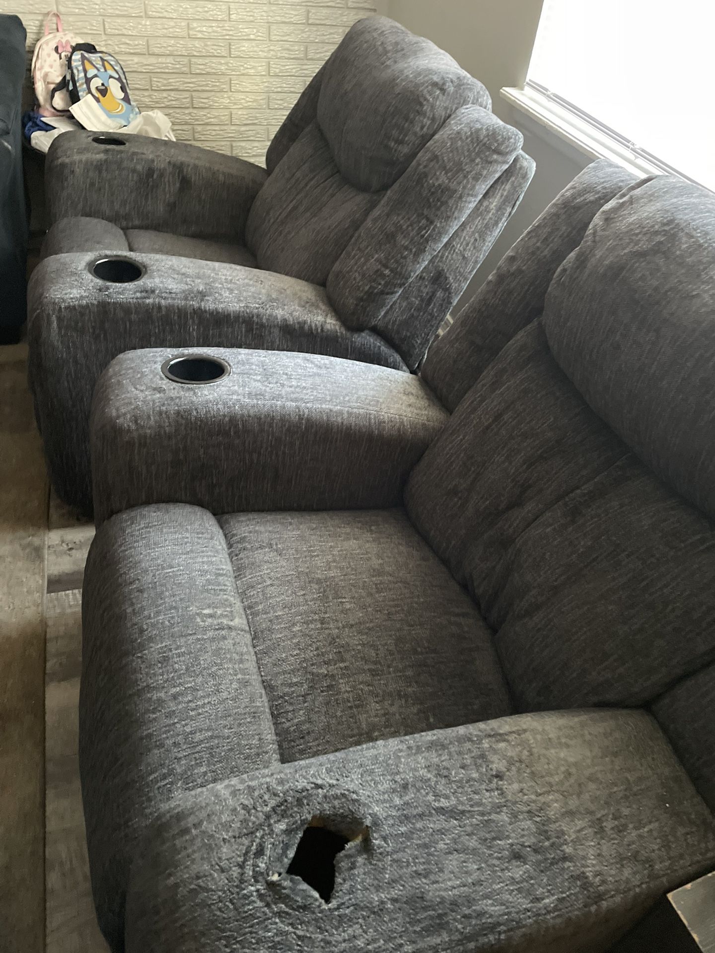 2 Recliners