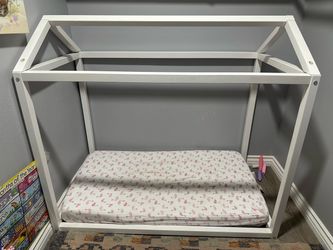 Toddler floor bed