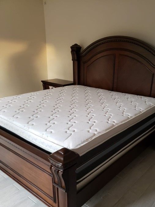 NEW KING PILLOW TOP MATTRESS AND BOX SPRING 