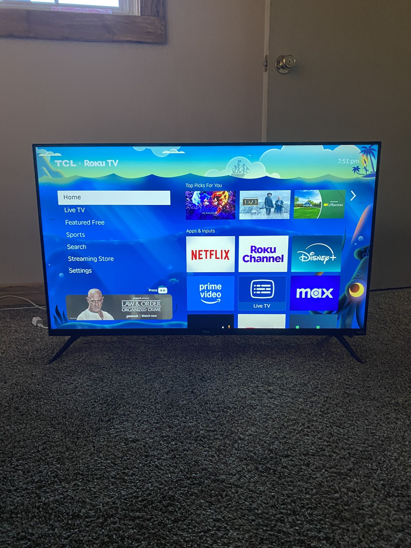 Roku Tv 38”