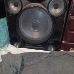 Samsung Gigi 8000 Speakers 