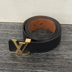 Louis Vuitton M9151 Initiales Reversible Leather Belt 