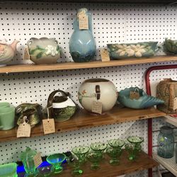 Art Pottery At Clovis Antigue Mall 