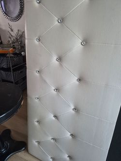 Headboard queen