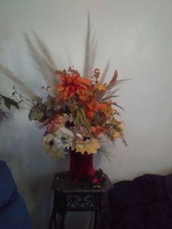 DESIGNS BY DIANA, BEAUTIFUL FALL COLORS AND SUNFLOWERS, INDIVIDUALLY INSPIRED FLORAL ARRANGEMENT, ALSO DO SPECIAL ORDERS, GREAT CHRISTMAS GIFT