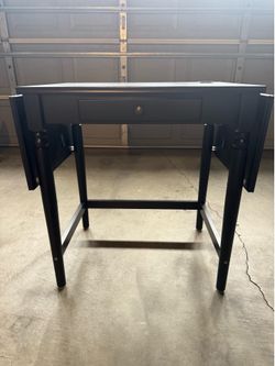 Black Desk