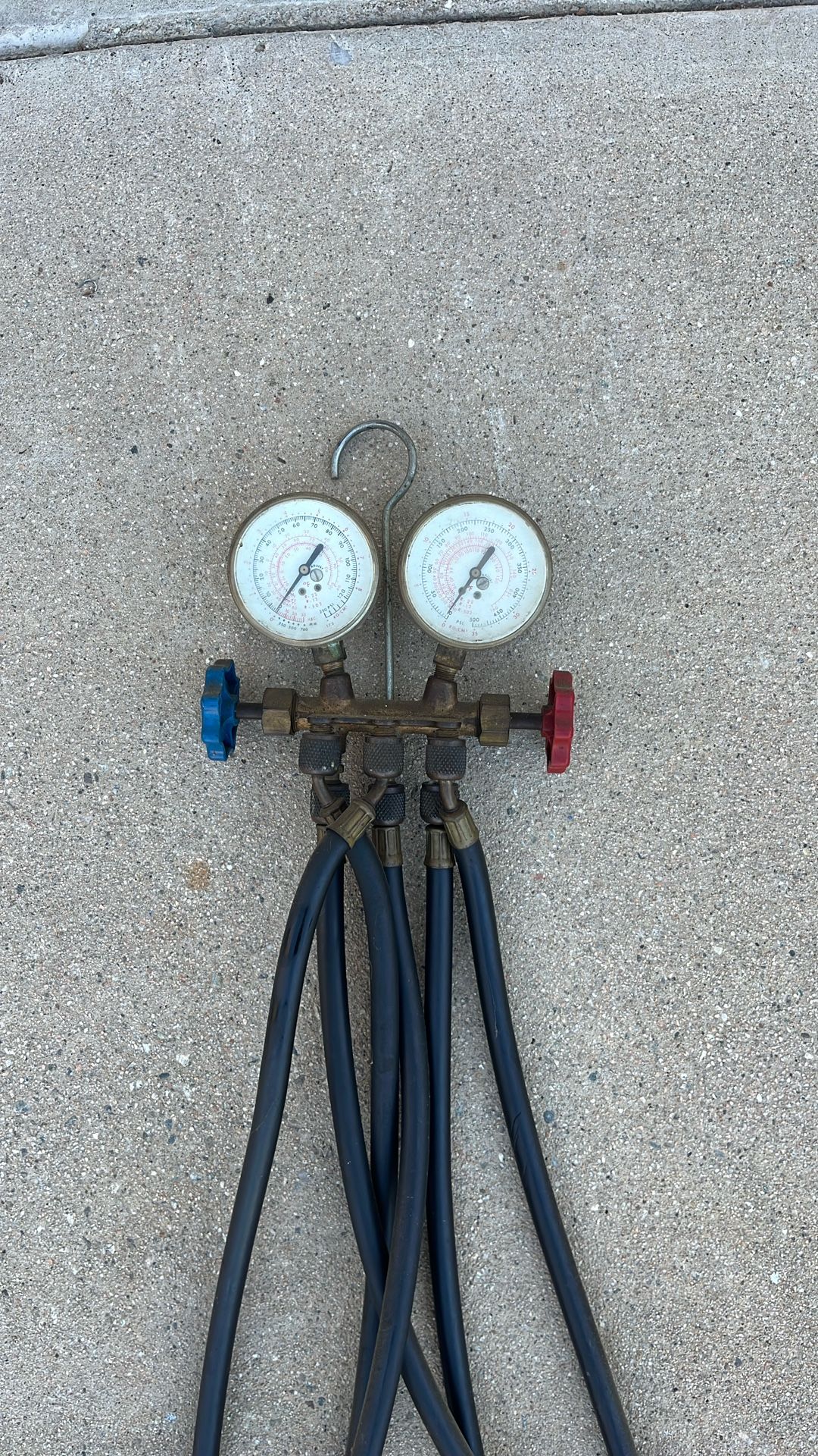 Automotive AC gauge set please make offer