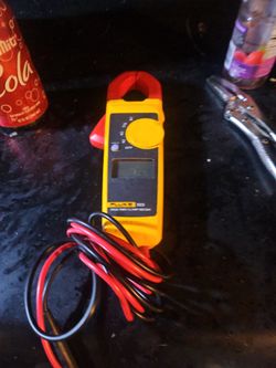 Fluke 323 multimeter works great
