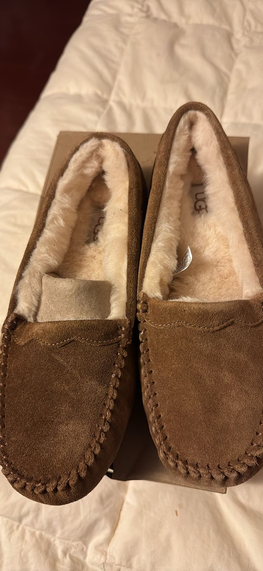 Great Moccasin Uggs Size 7
