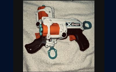 Nerf Guns Pistols Zuru X Shot Lot Of 2 With 4 Bullets Per Gun