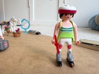 Playmobil 20 + Figurines -LIKE NEW