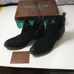 Diba True Stop By Cut Away Ankle Boots Black Suede Leather sz 9.5 Excellent!