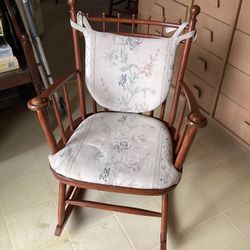 Vintage Rocking Chair, Child Size. 