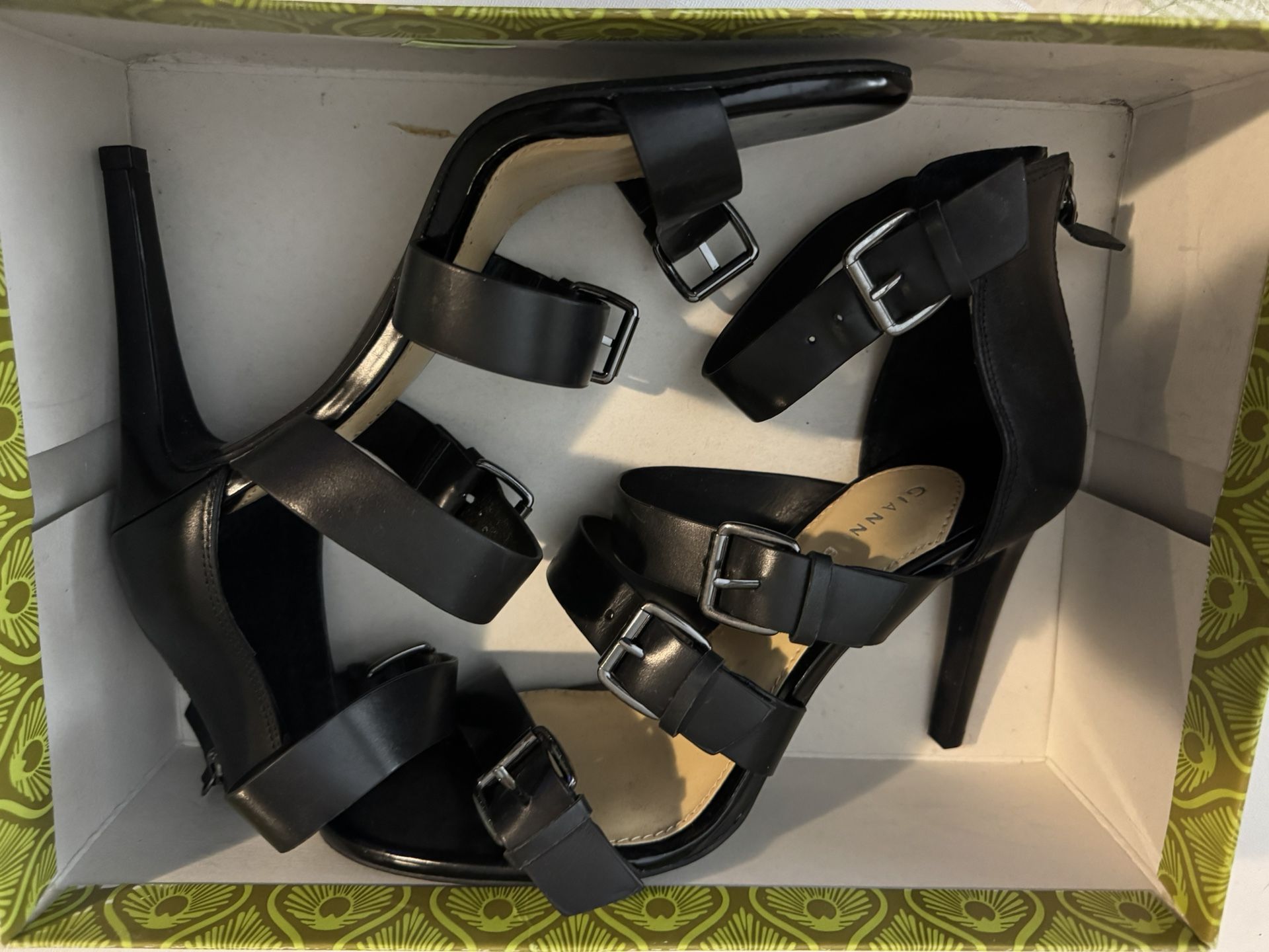 Designer women’s Heel Shoes By Gianni Bini