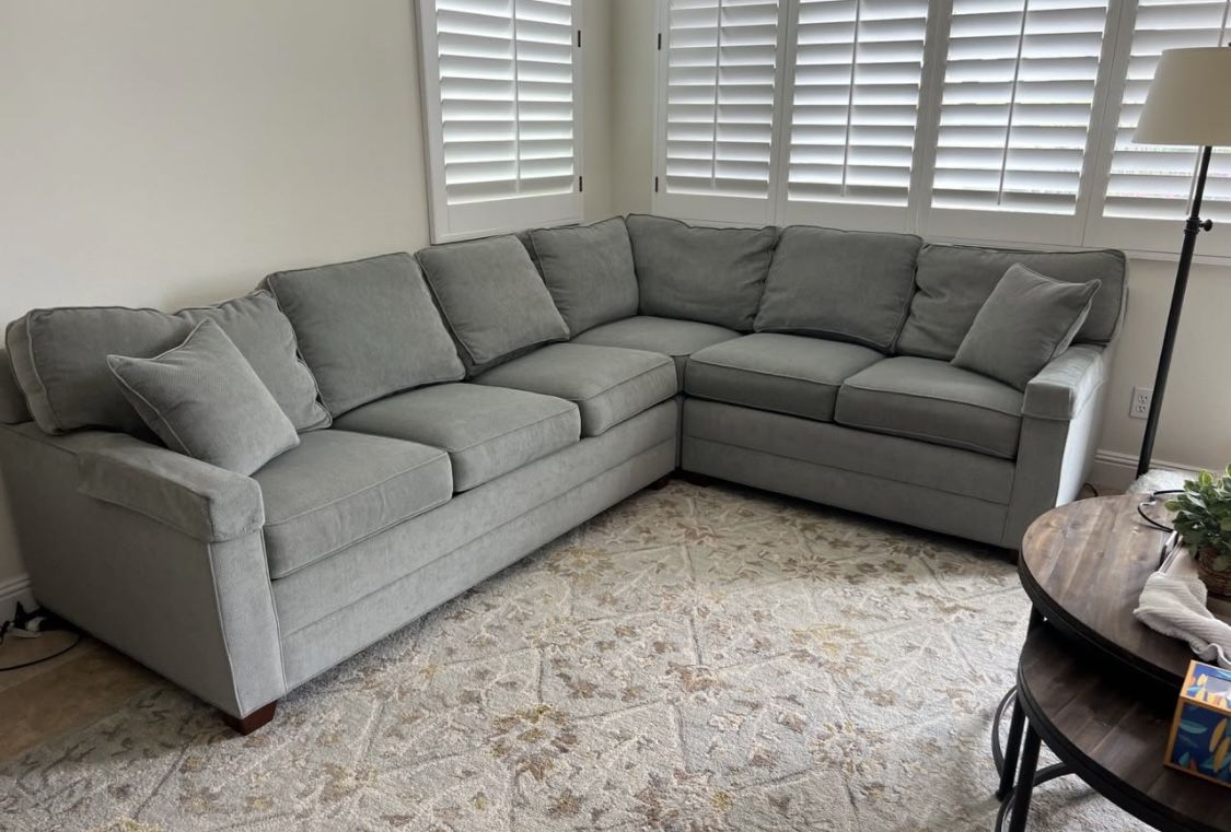 Ethan Allen Sectional Sleeper Couch