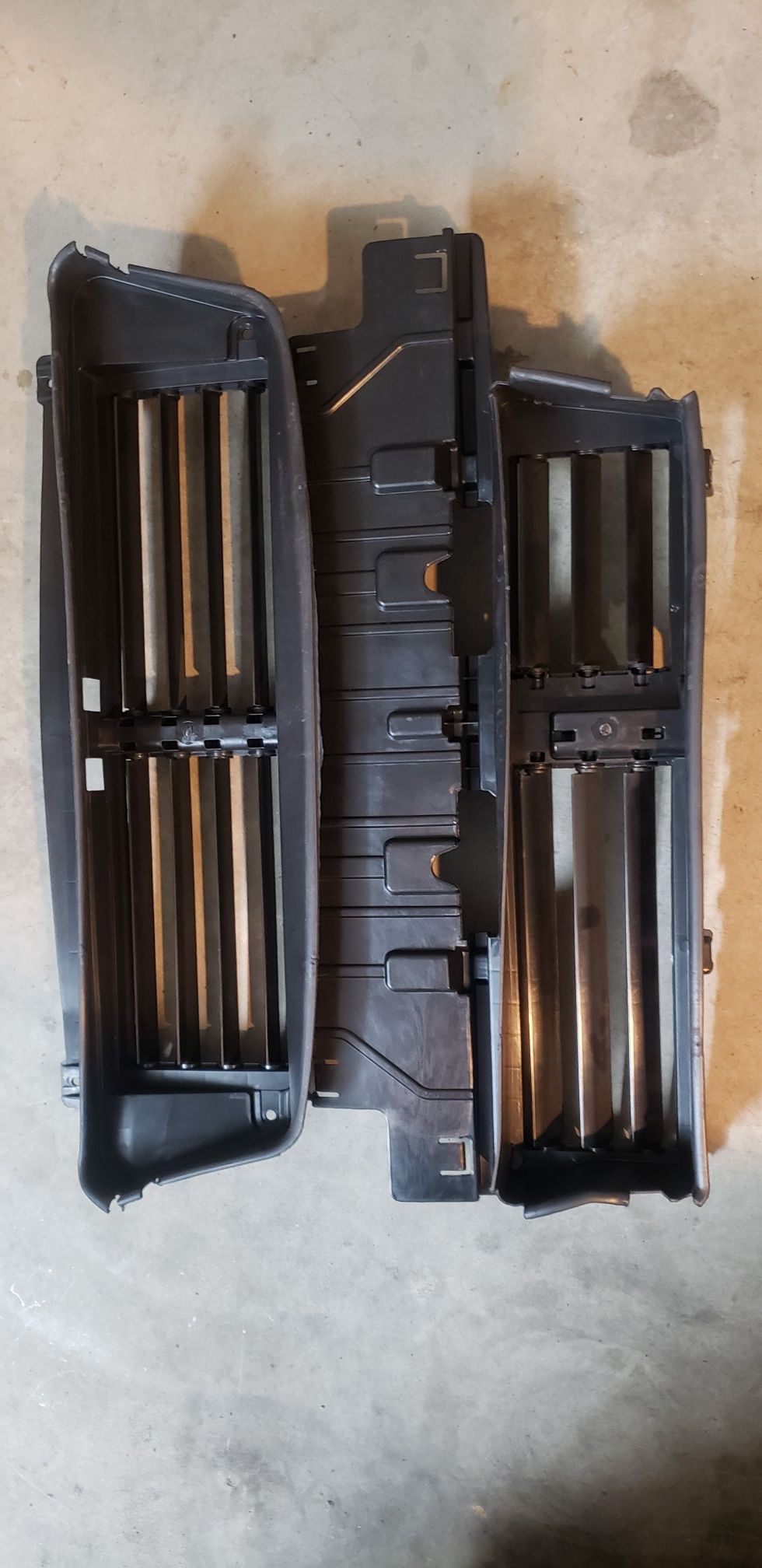 Ford Fusion Radiator Grille Shutter