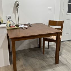 Kitchen Table + 4 Chairs