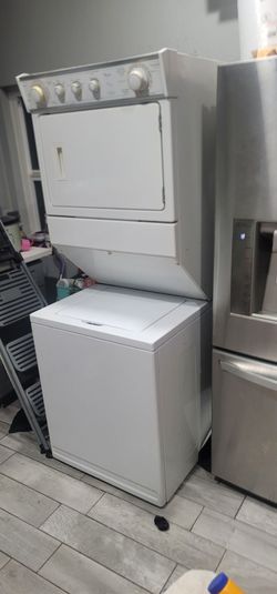 Washer/dryer stackable