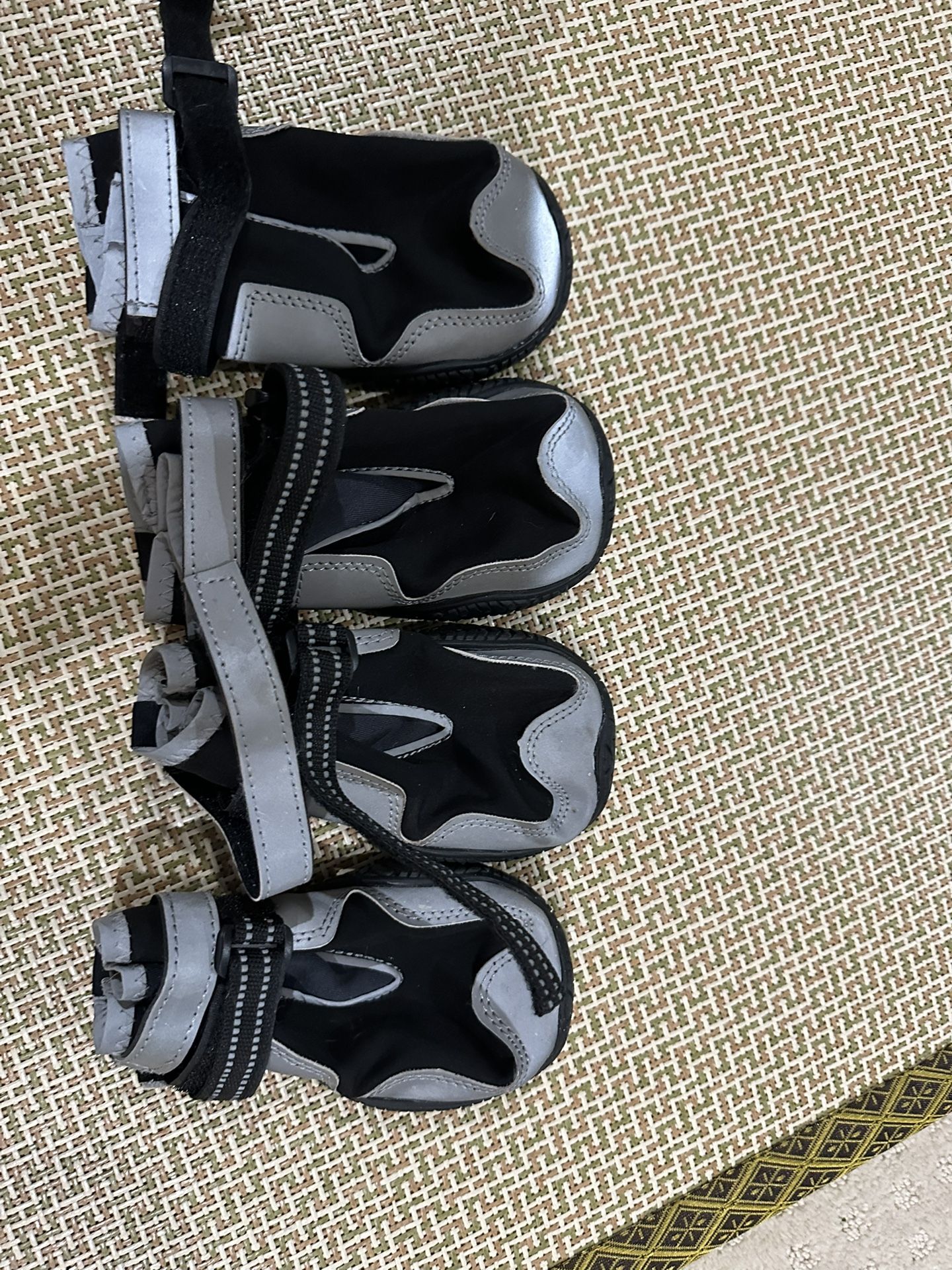 Dog Shoes for Large Dogs, Waterproof Dog Booties for Small Medium Dogs, Anti-Slip Dog Boots & Paw Protectors for Hot Pavement Winter Snow Hiking